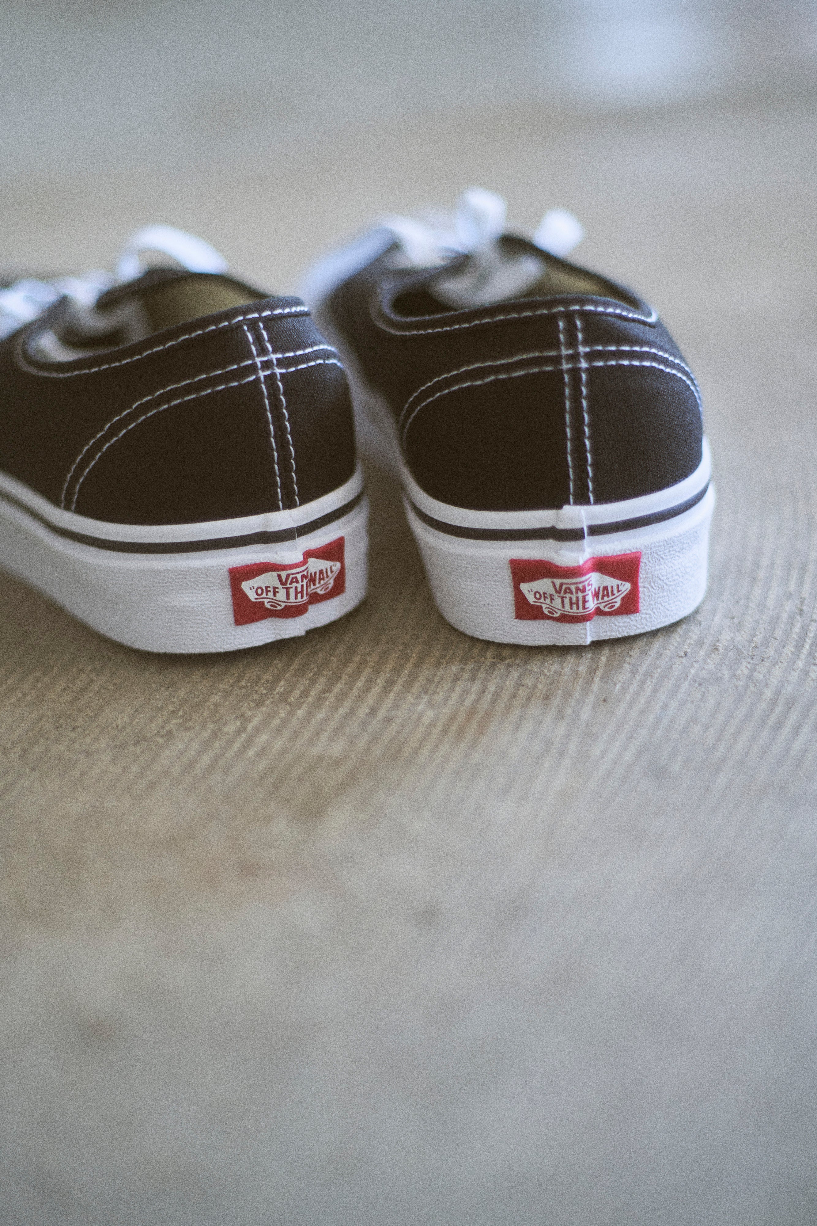 VANS / AUTHENTIC