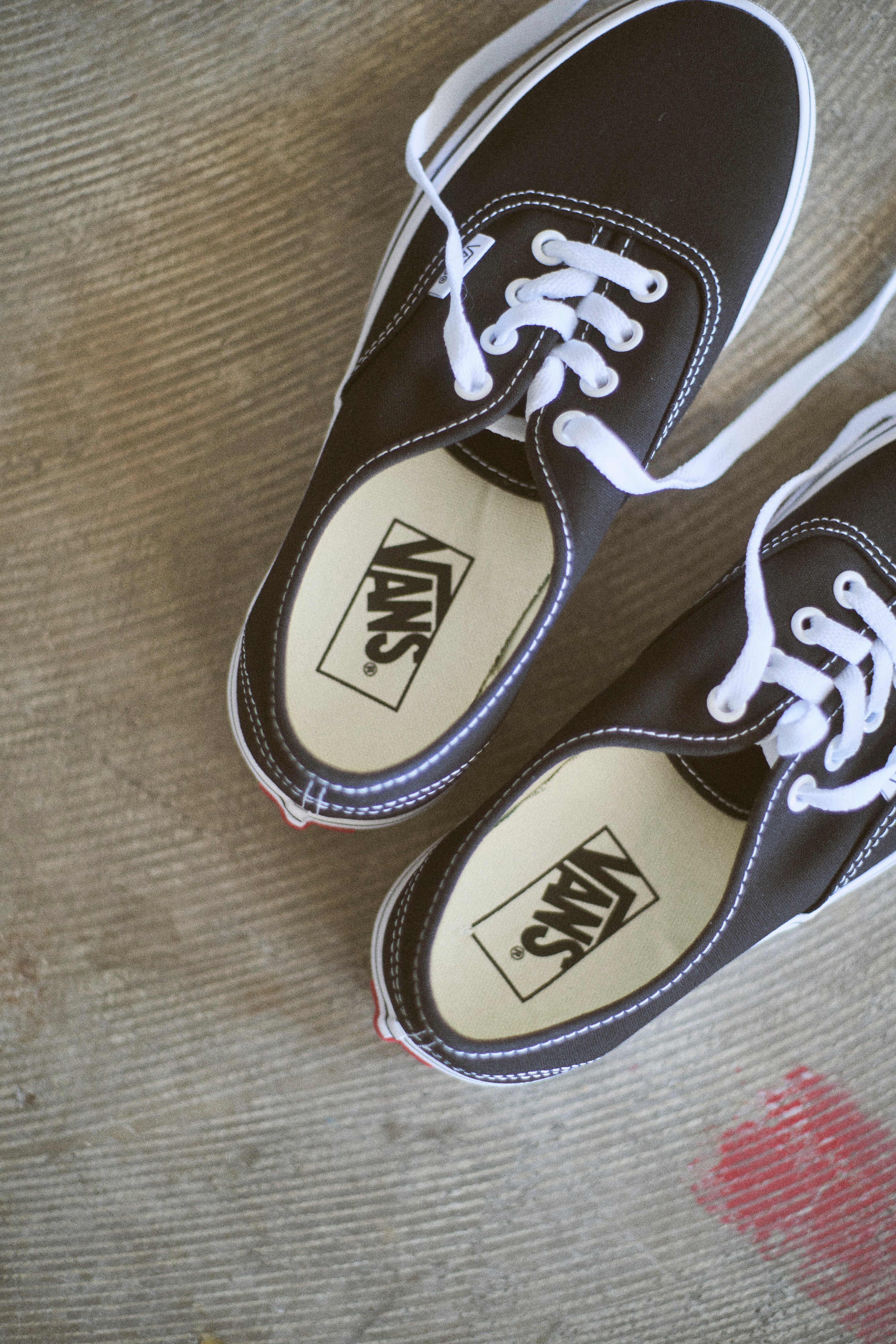 VANS / AUTHENTIC