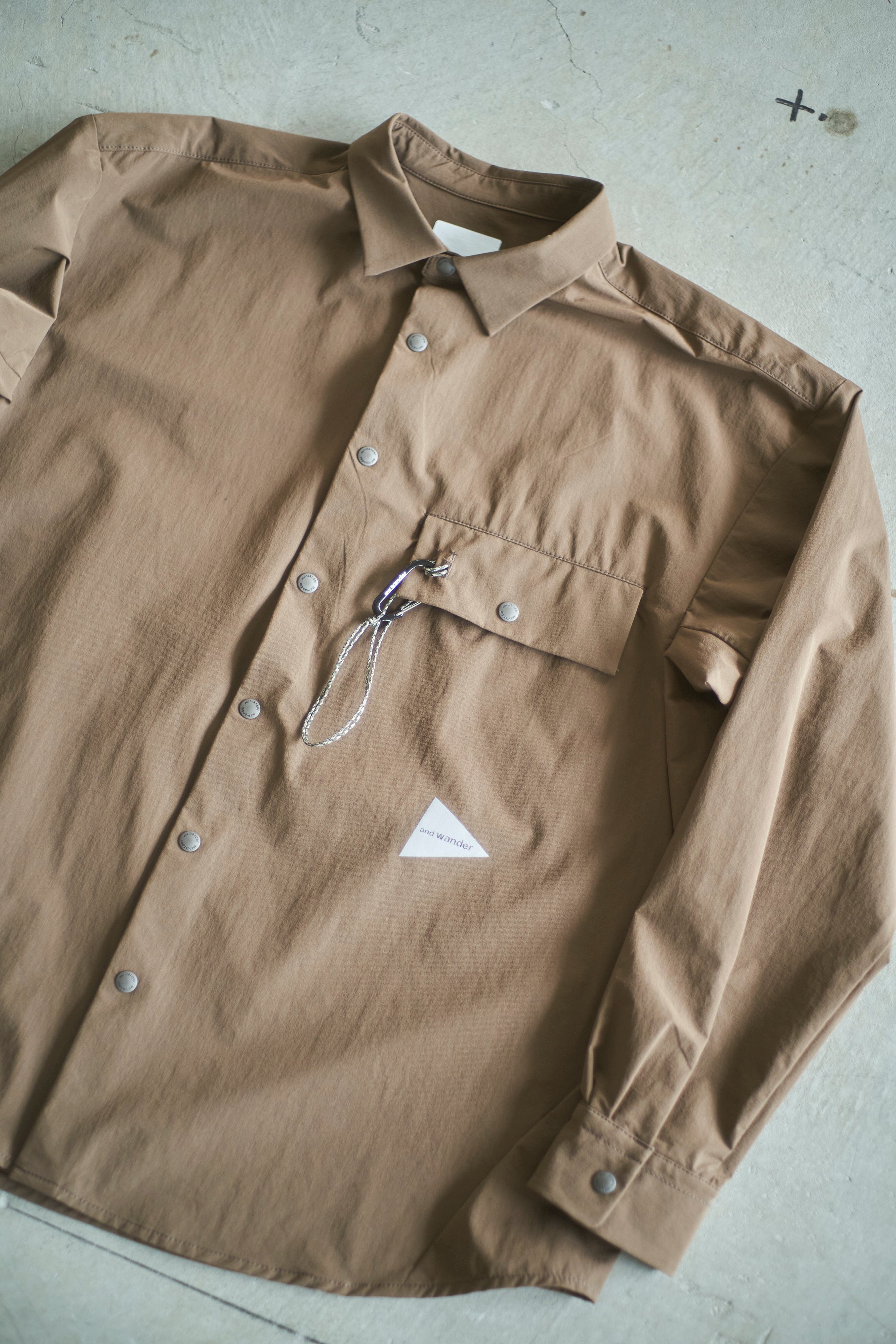 and wander / light w cloth shirt