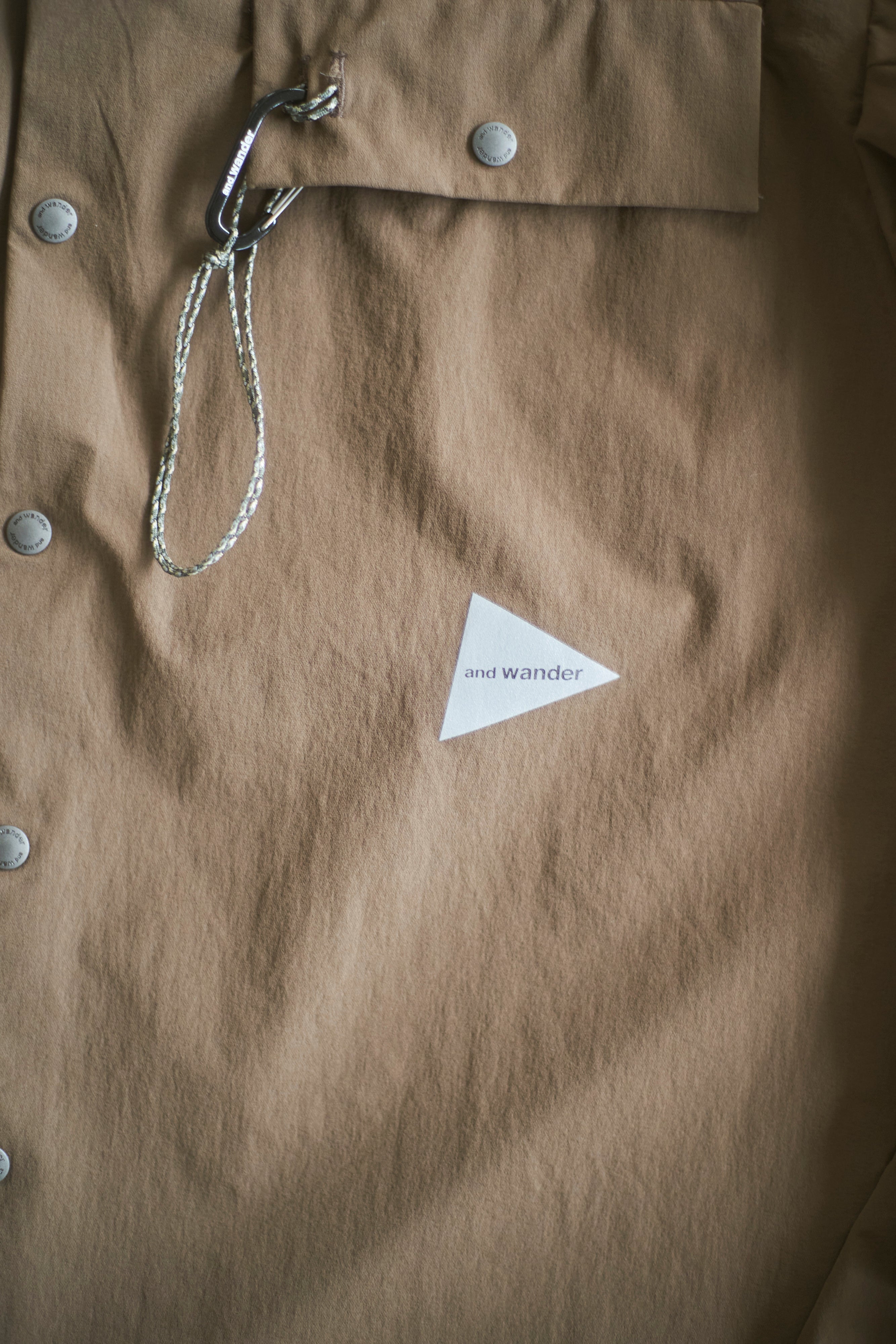 and wander / light w cloth shirt