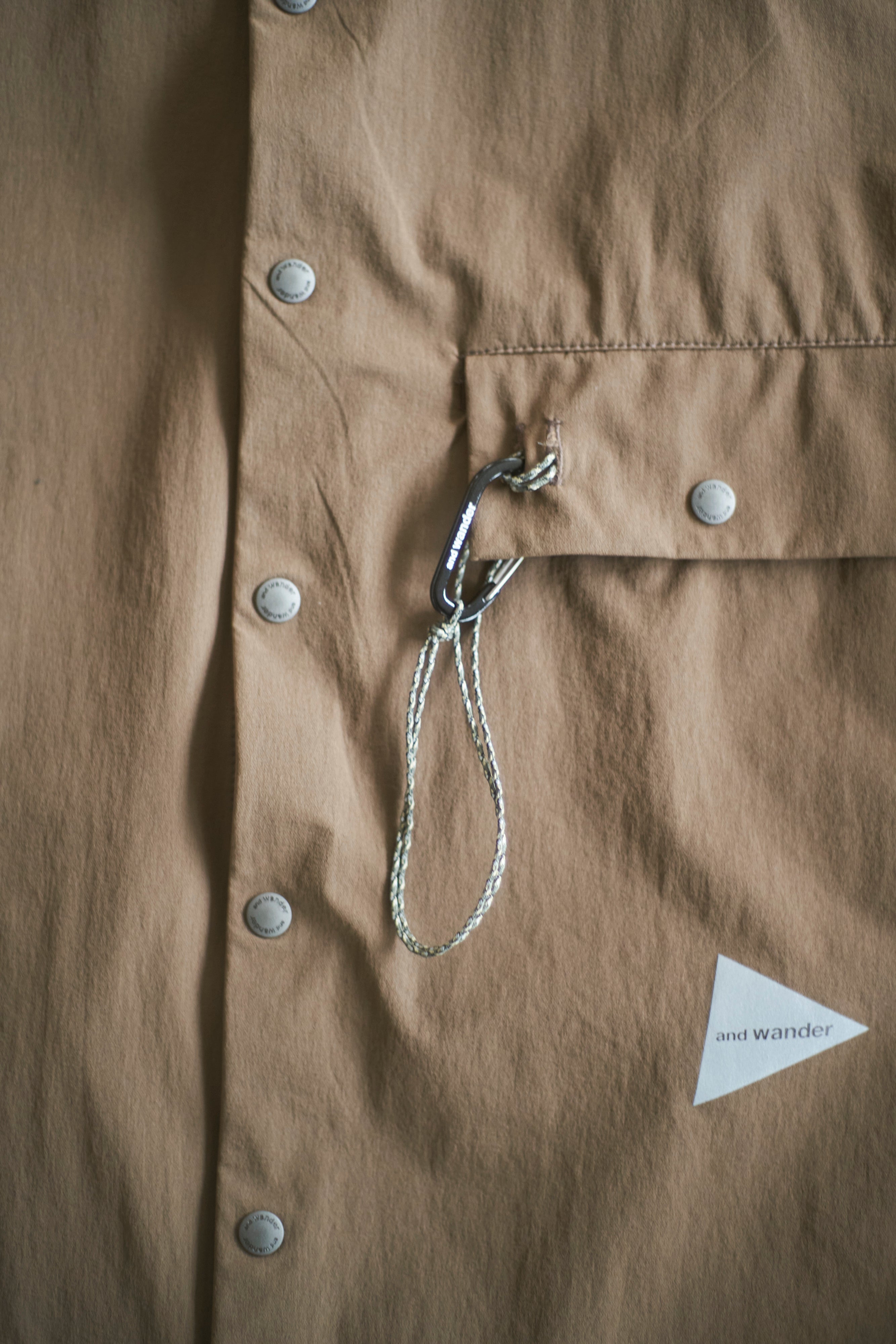 and wander / light w cloth shirt