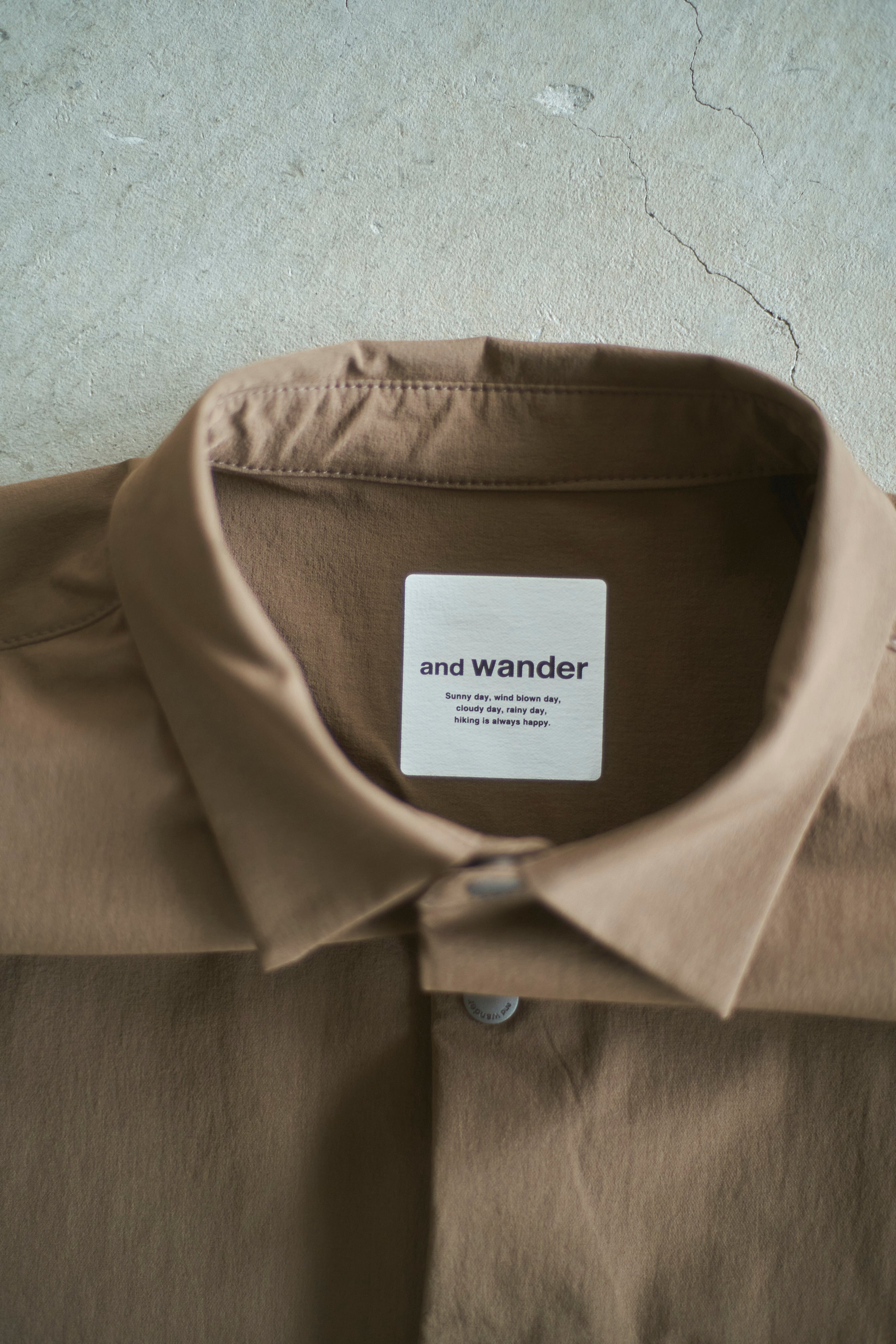 and wander / light w cloth shirt