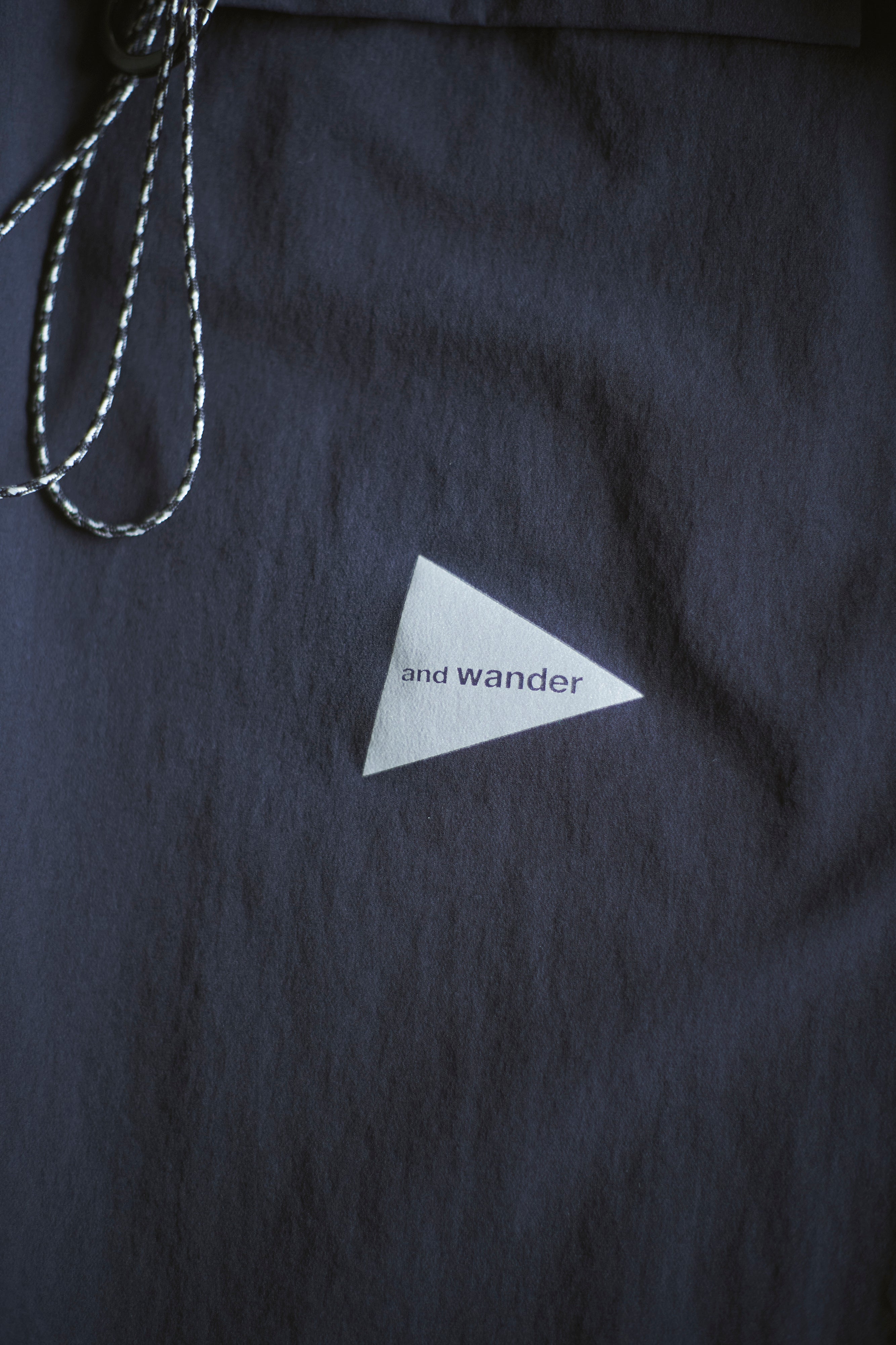 and wander / light w cloth shirt