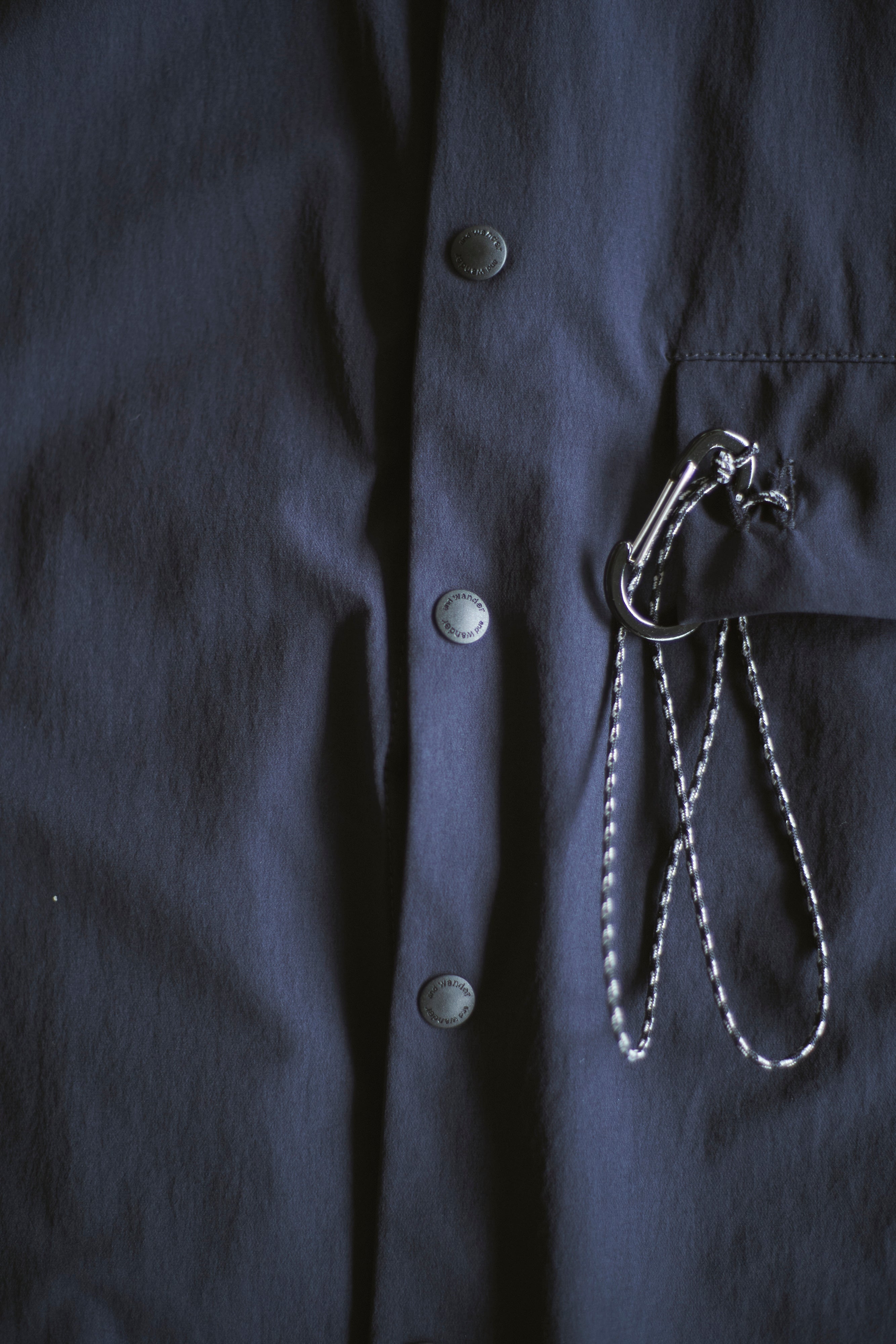 and wander / light w cloth shirt