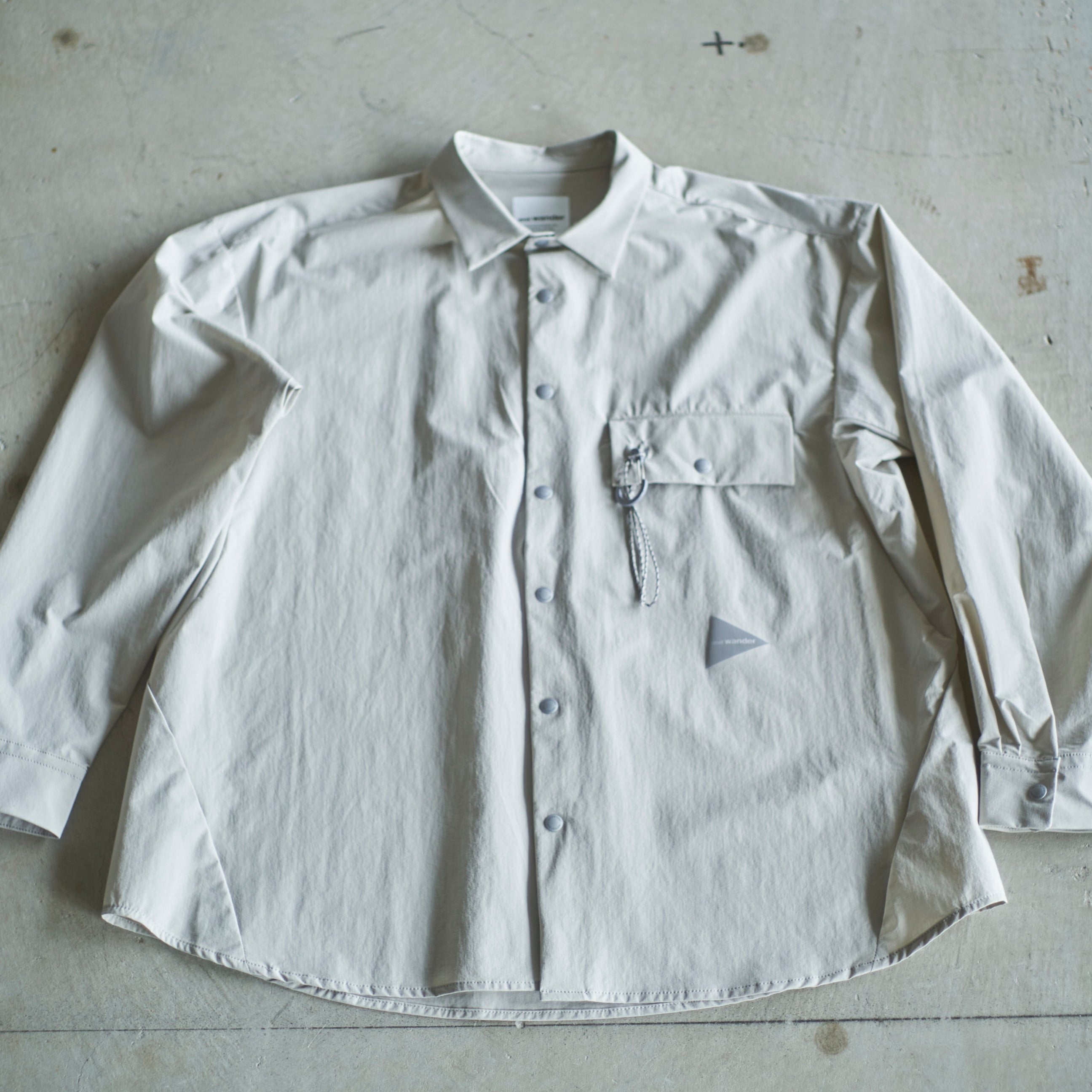 and wander / light w cloth shirt