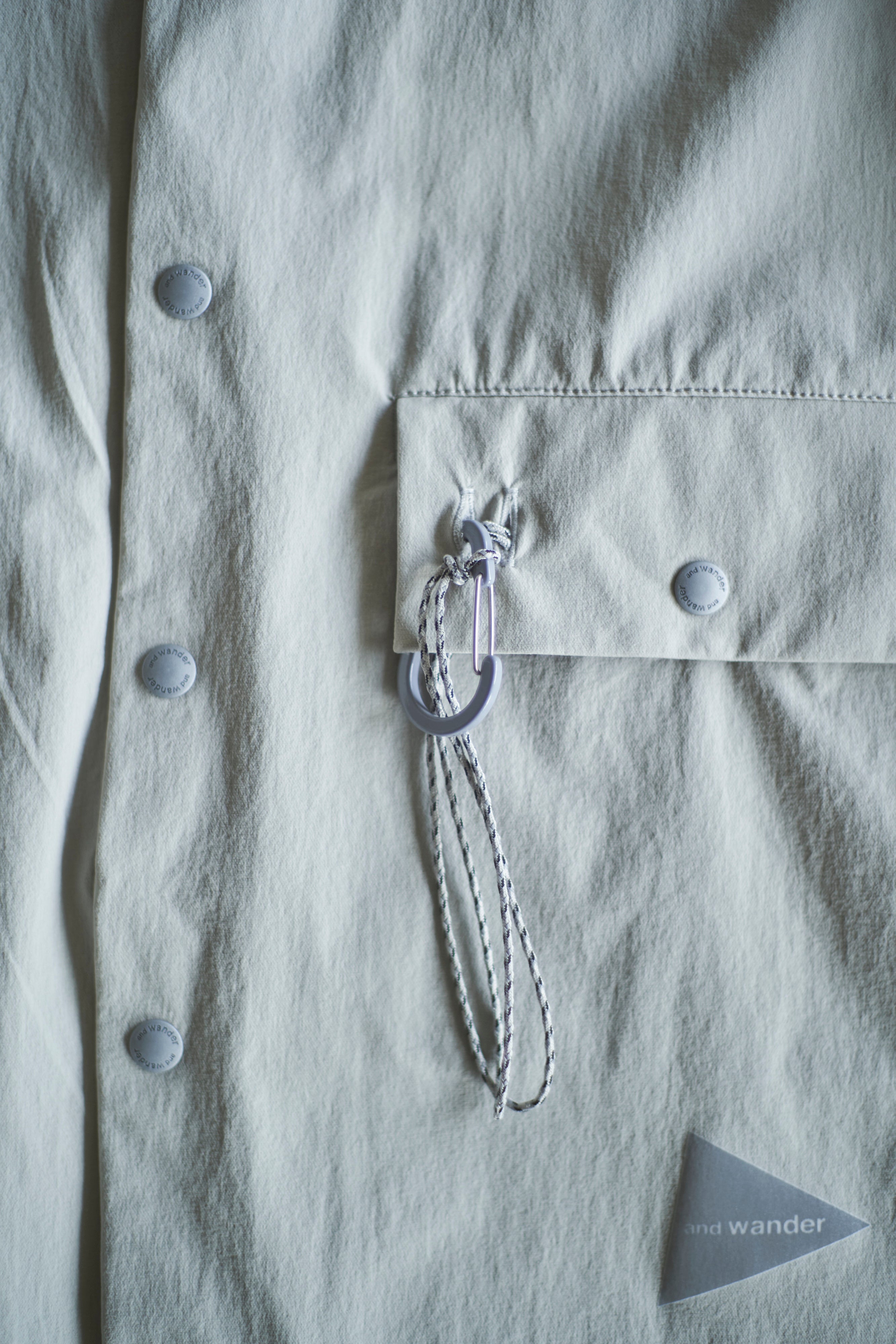and wander / light w cloth shirt