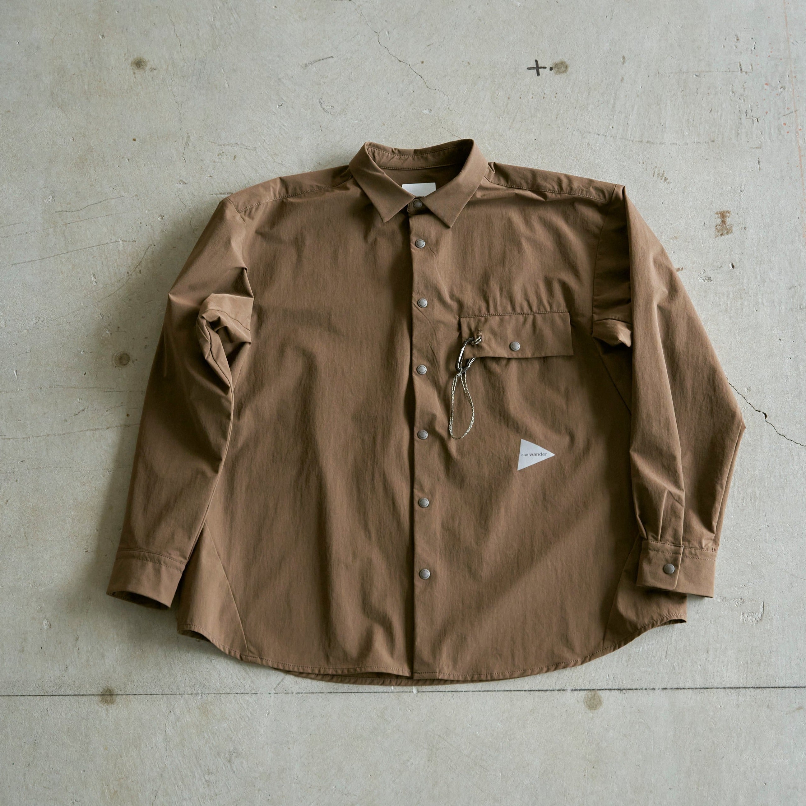 and wander / light w cloth shirt