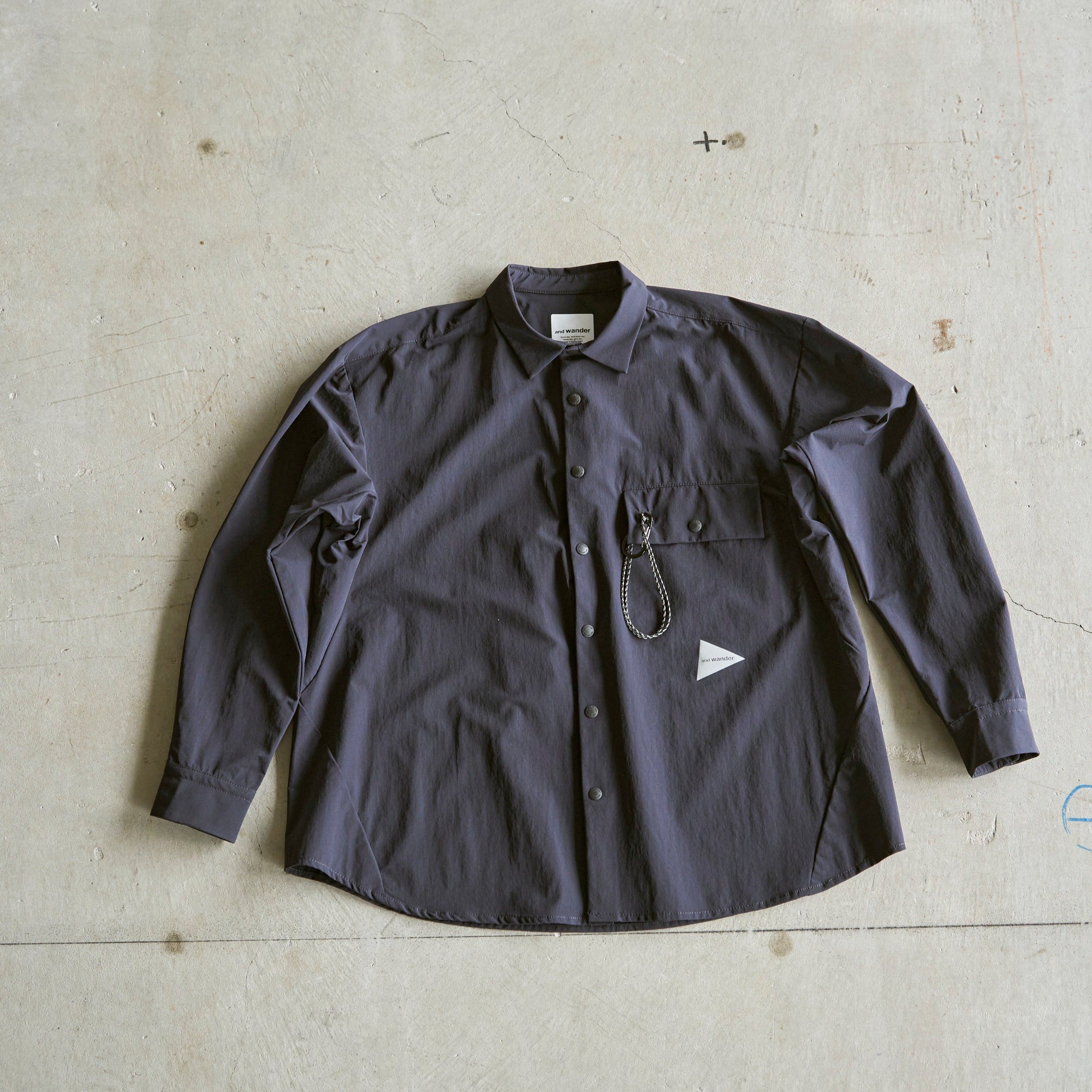 and wander / light w cloth shirt