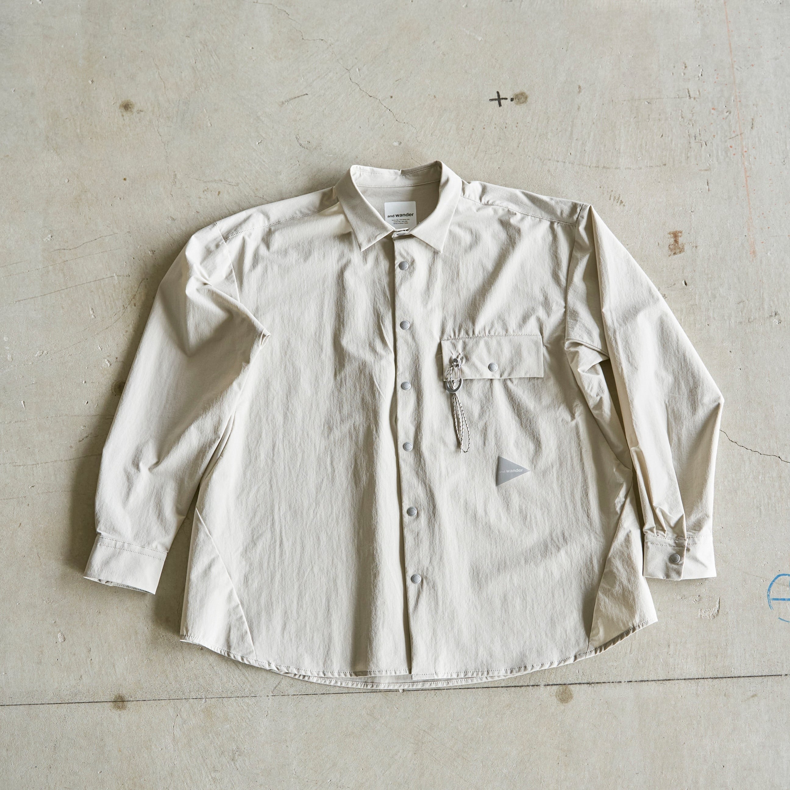 and wander / light w cloth shirt