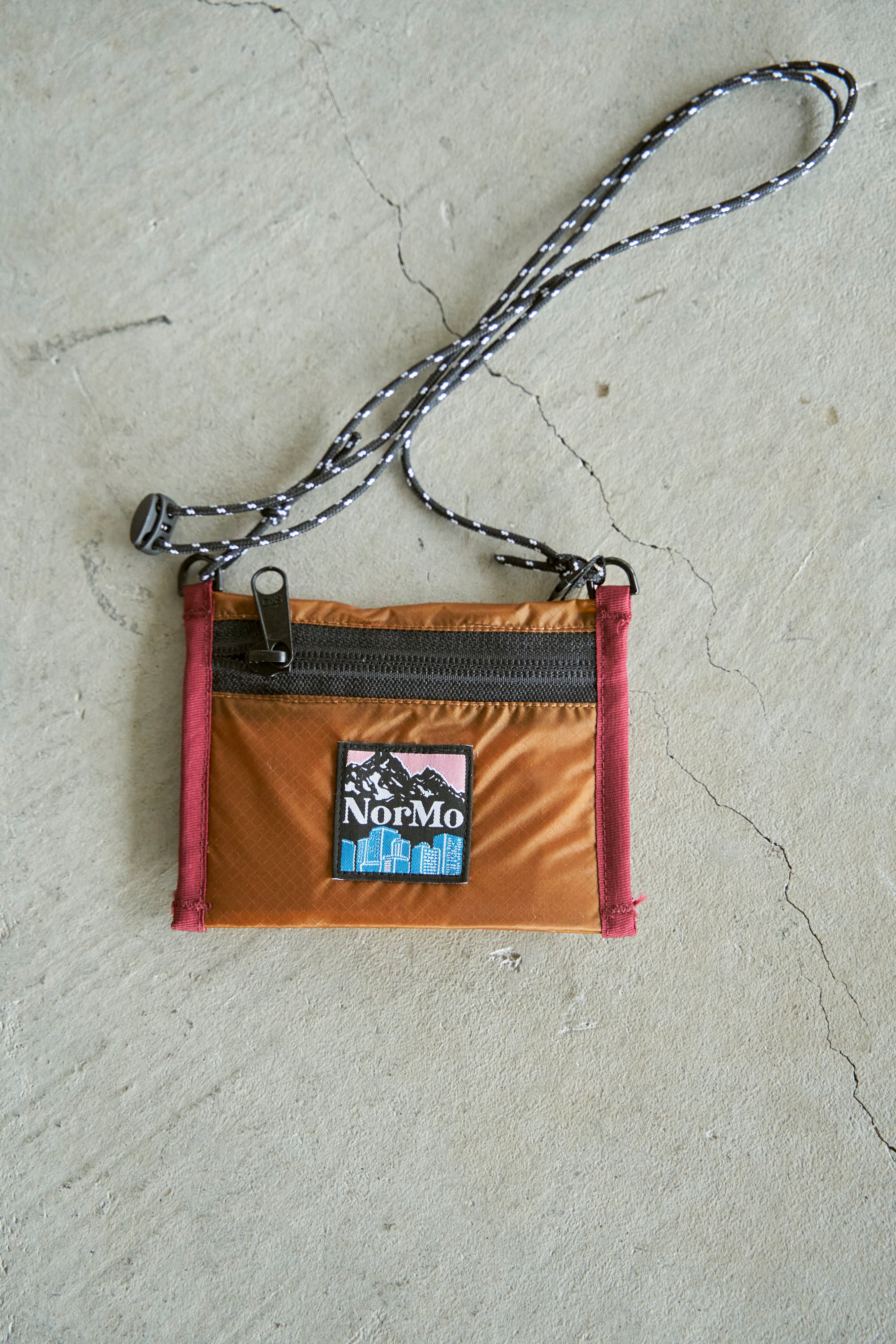 cobmaster× NorMo/別注クージーサコッシュ