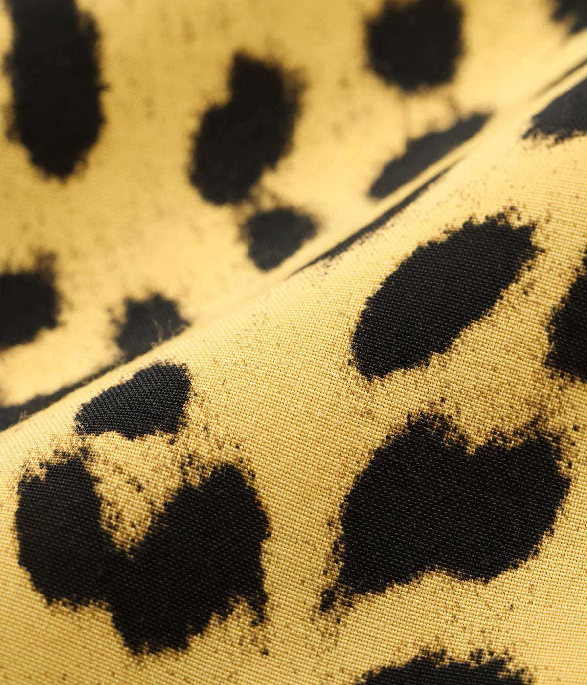 STAR OF HOLLYWOOD / Lot No. SH39490 / HIGH DENSITY RAYON OPEN SHIRT “LEOPARD”