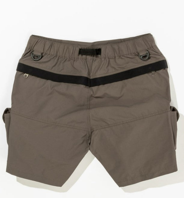 grn outdoor / TEBURA SHORTS