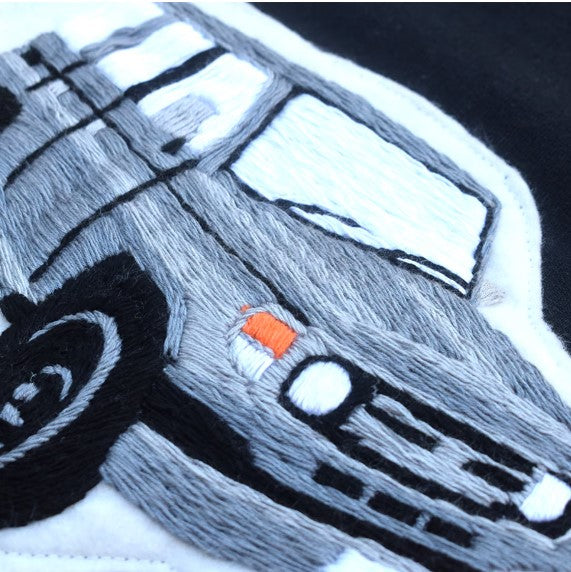 O.K. / L/C 70 EMBROIDERY CREW SWEAT