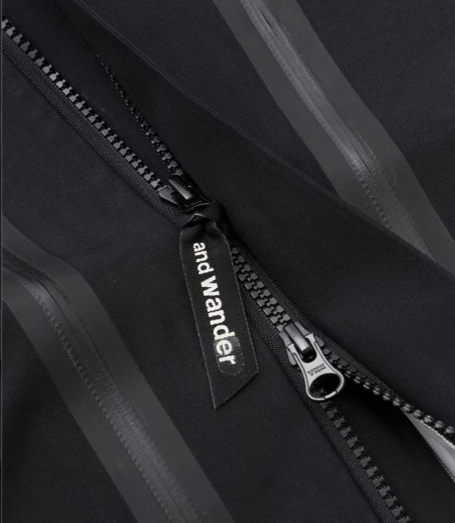and wander / 2.5L hiker rain jacket