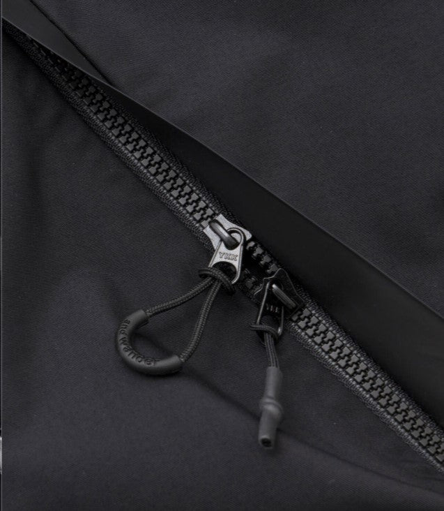 and wander / 2.5L hiker rain jacket