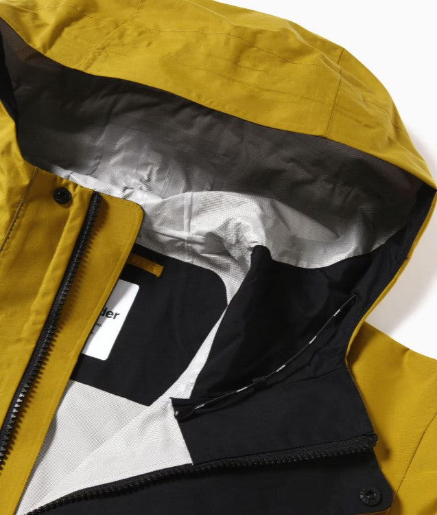 and wander / 2.5L hiker rain jacket