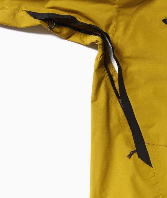 and wander / 2.5L hiker rain jacket