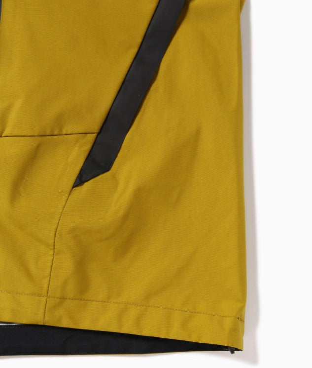 and wander / 2.5L hiker rain jacket