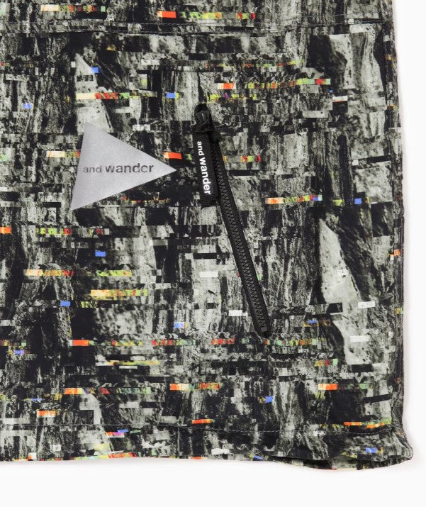 and wander / PERTEX printed wind T