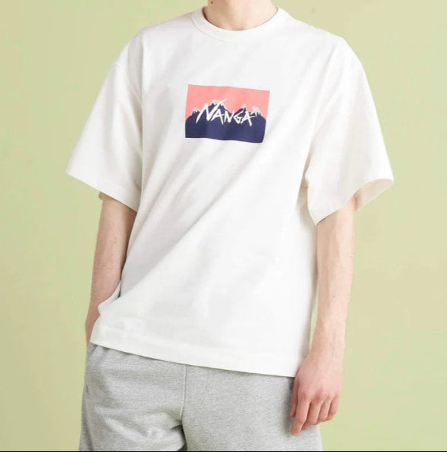 NANGA / NANGA x Jerry Ukai ECO HYBRID NANGA LOGO TEE