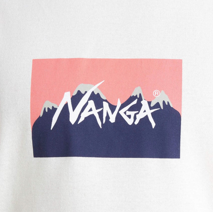 NANGA / NANGA x Jerry Ukai ECO HYBRID NANGA LOGO TEE