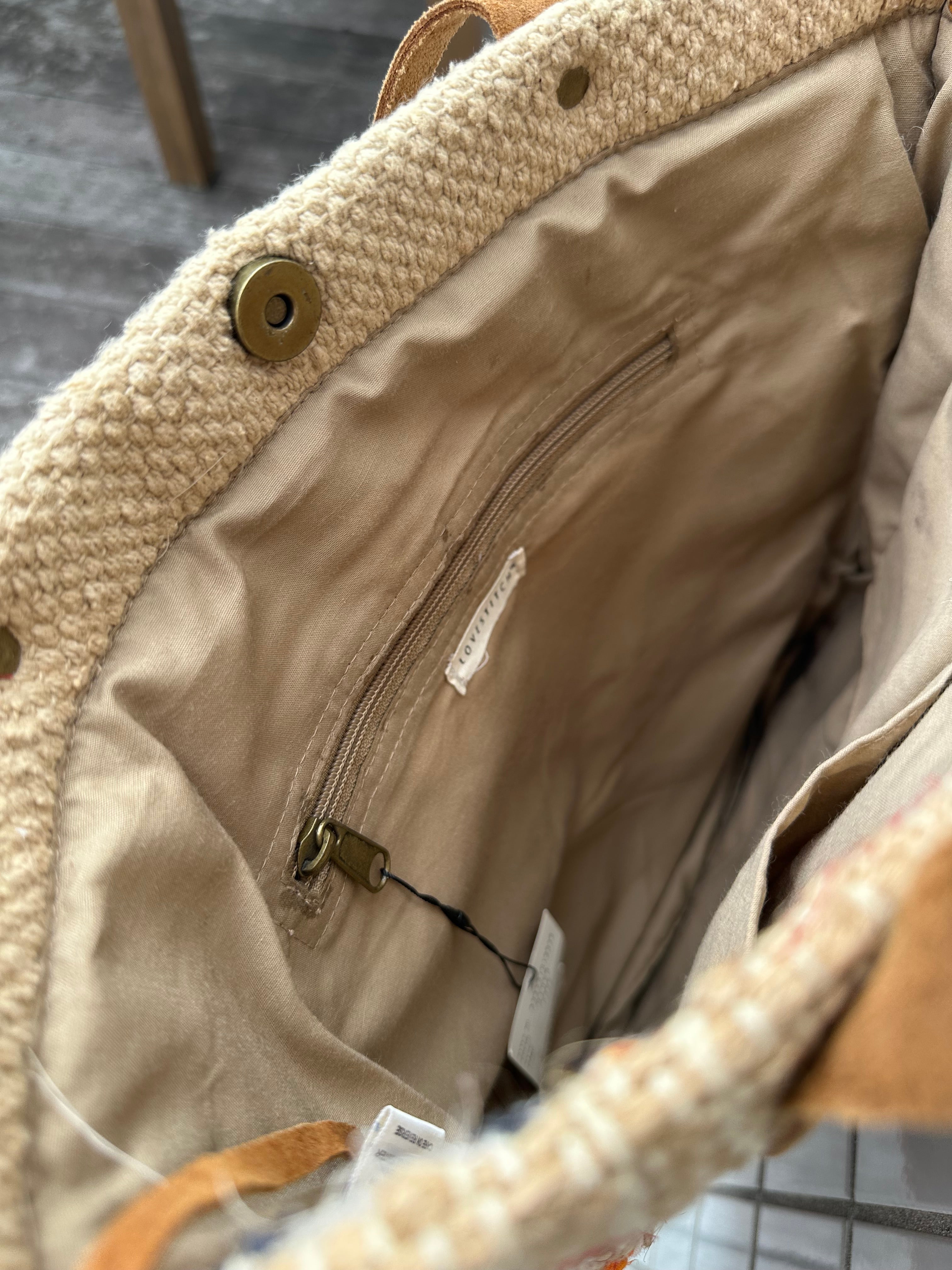Auntierosa Holiday / LOVESTITCH NATIVE BAG