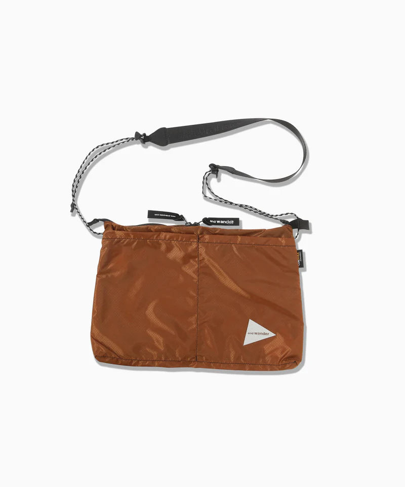 and wander / sil sacoche