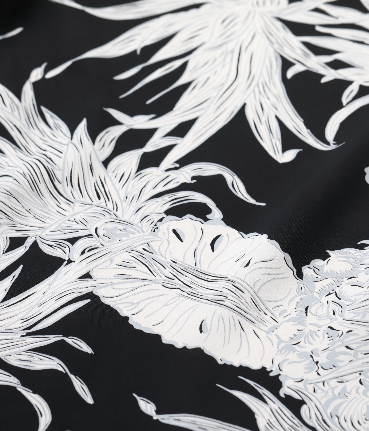 SUN SURF / Lot No. SS39413 / RAYON HAWAIIAN SHIRT “ISLAND PINEAPPLE”