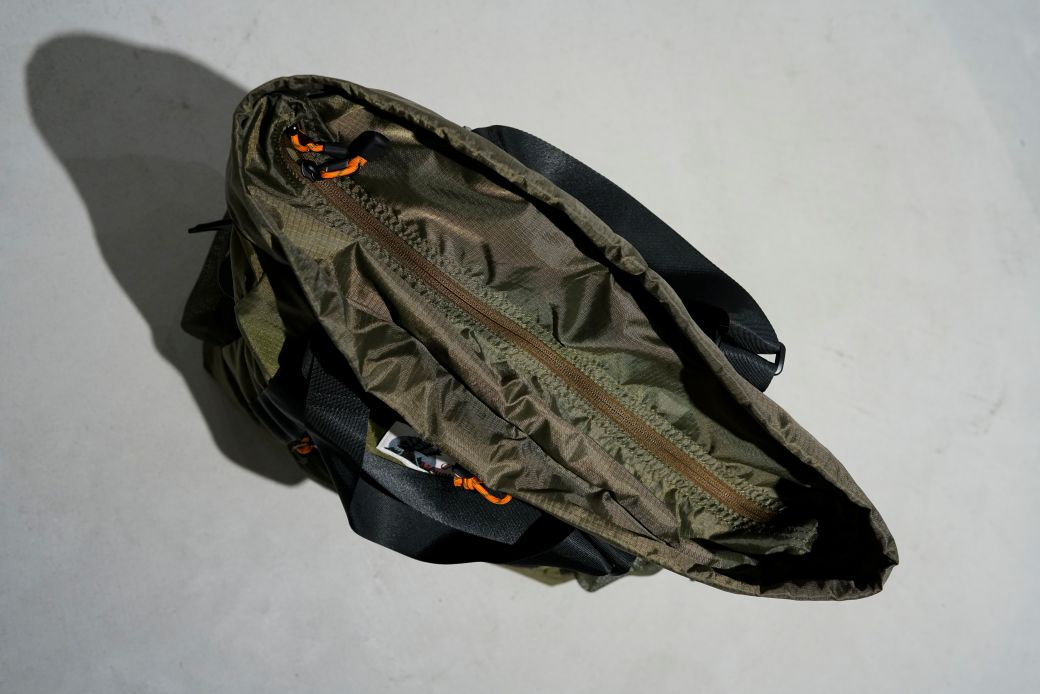 CARIBOU MOUNTAINEERING / LIGHT WEIGHT PACK TOTE