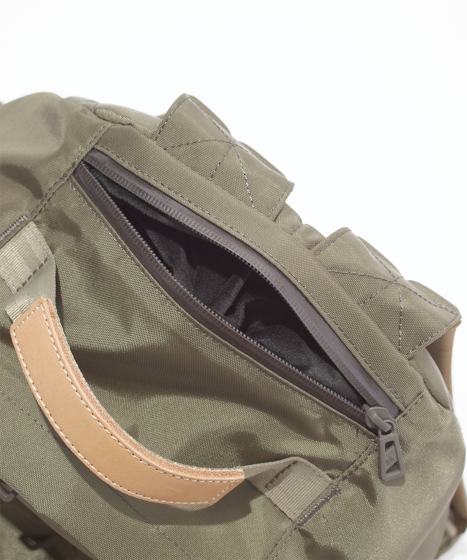 F/CE. / 420 re/cor TECHNICAL DAY PACK