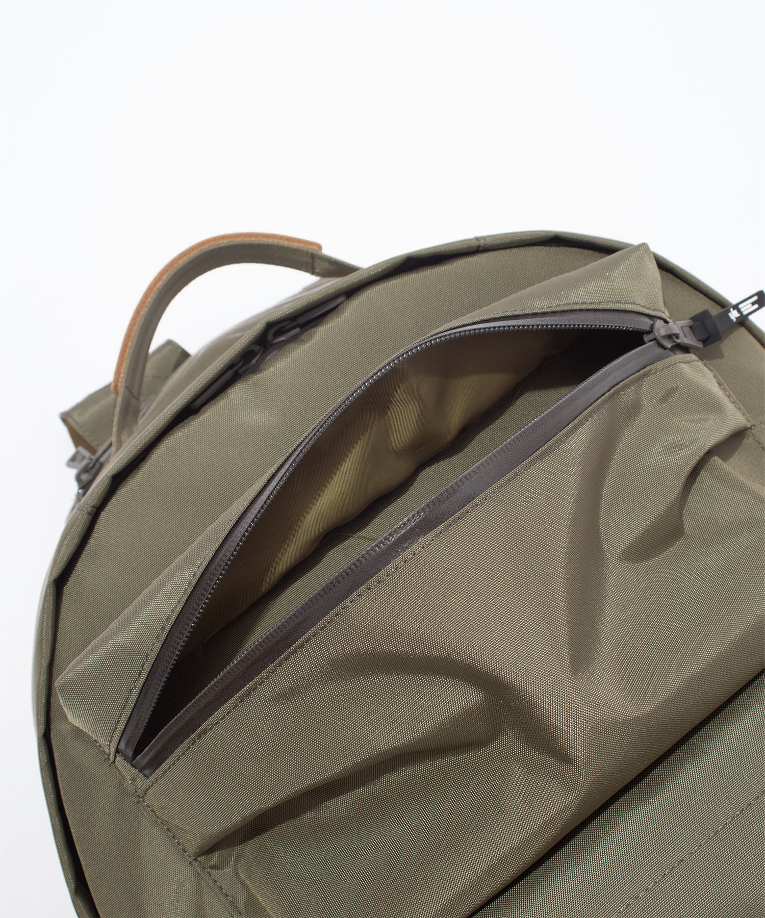 F/CE. / 420 re/cor TECHNICAL DAY PACK