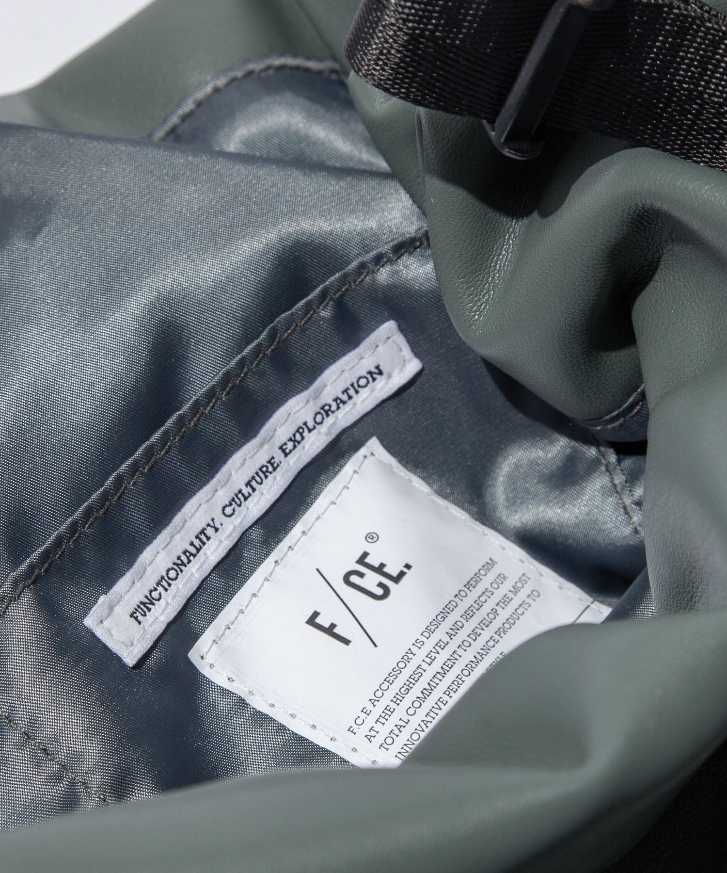 F/CE. / TECH LEATHER DRAWSTRING SHOULDER