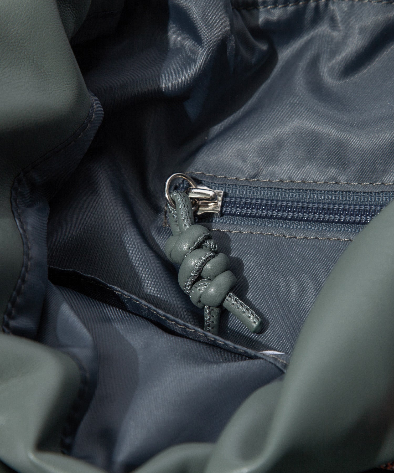 F/CE. / TECH LEATHER DRAWSTRING SHOULDER