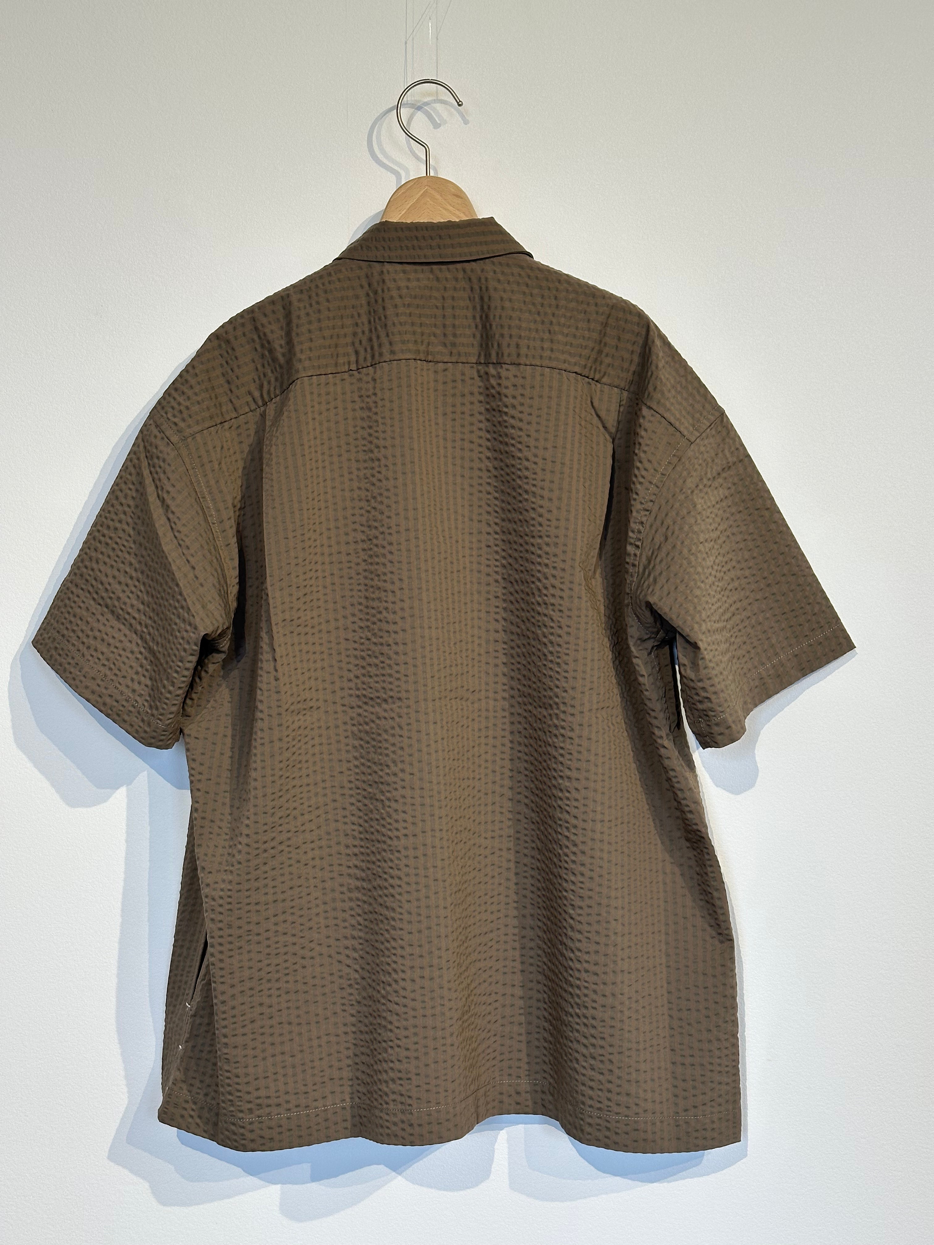 and wander / dry soft seersucker SS shirt