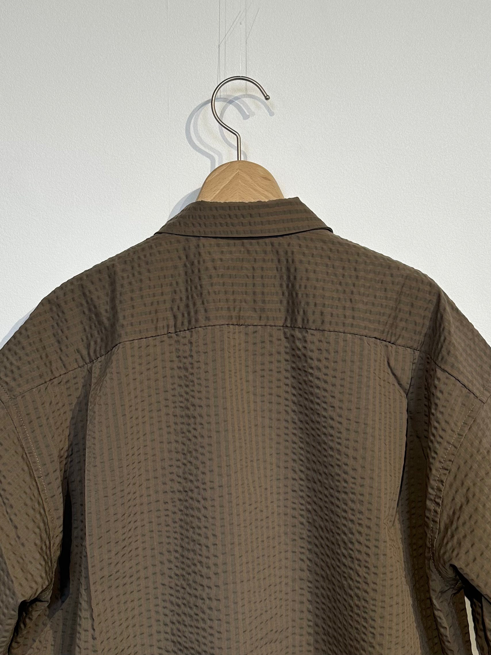 and wander / dry soft seersucker SS shirt