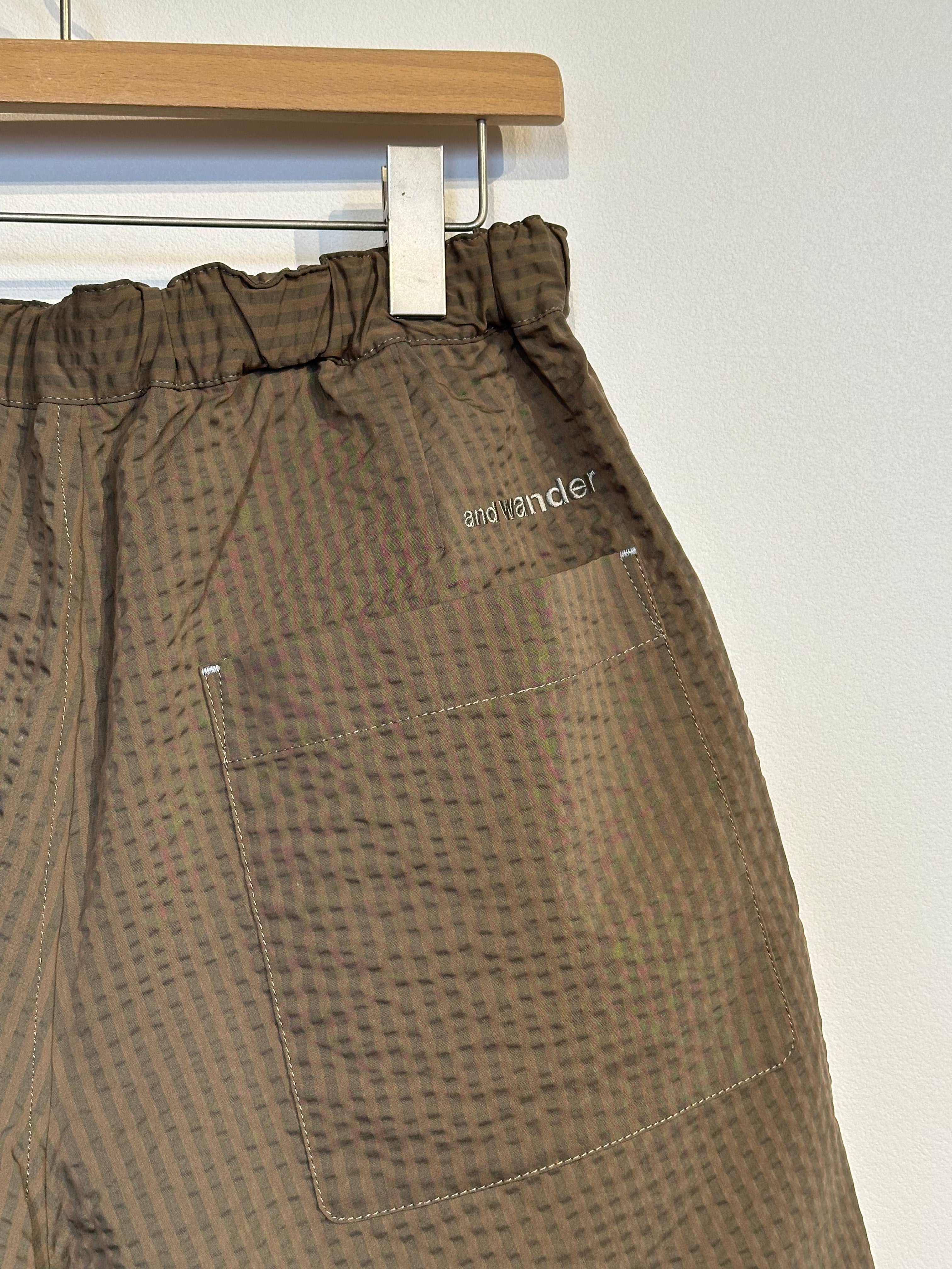and wander / dry soft seersucker short pants (M)