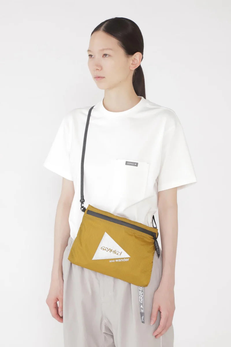 and wander / gramicci nylon sacoche