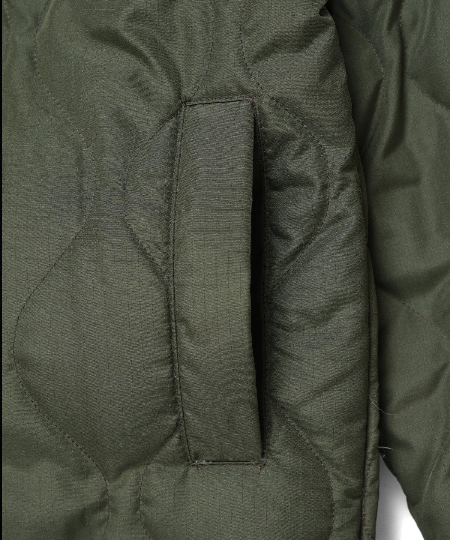 TAION / MILITARY REVERSIBLE "CREW NECK" DOWN JKT 【UNISEX】