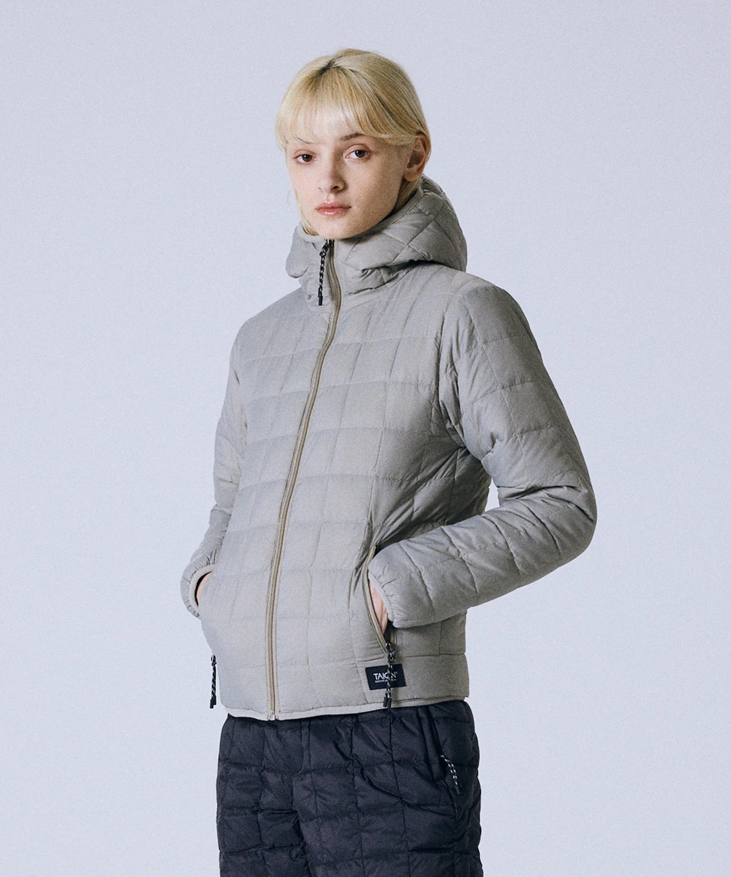 TAION / ”DOWN x BOA" REVERSIBLE HOODIE 【UNISEX】