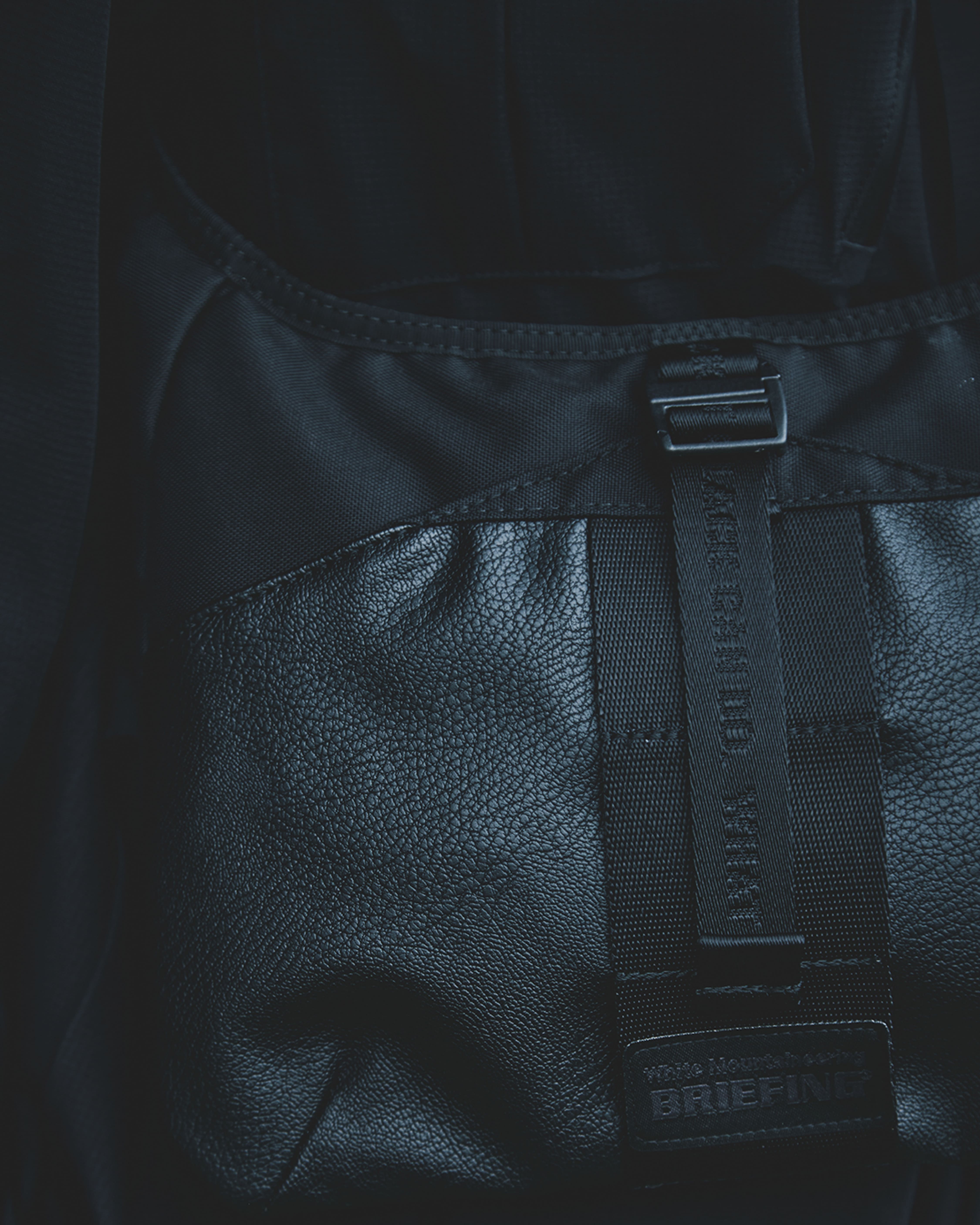 White Mountaineering / WM×BRIEFING DAILY SACOCHE