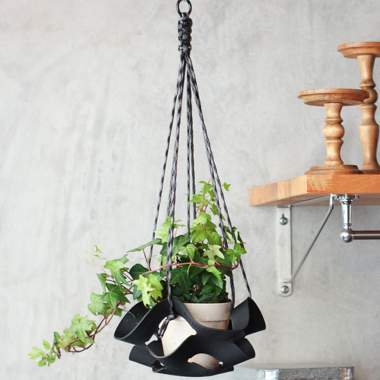 POST GENERAL / RUBBER POT HANGER S
