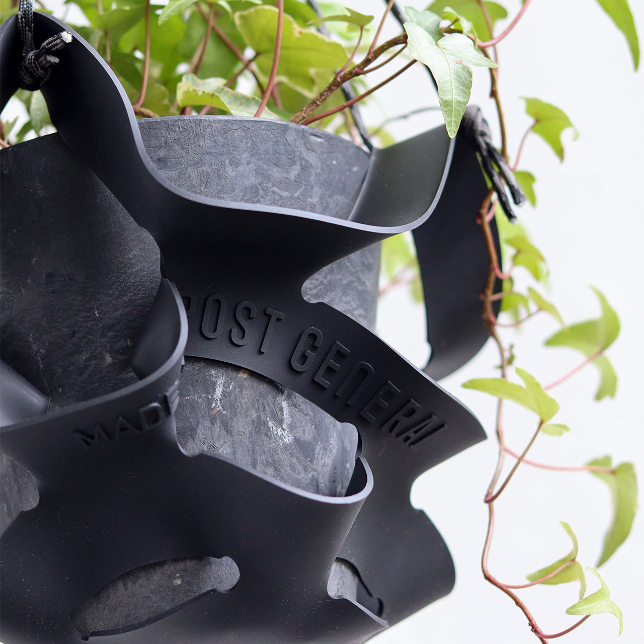 POST GENERAL / RUBBER POT HANGER L