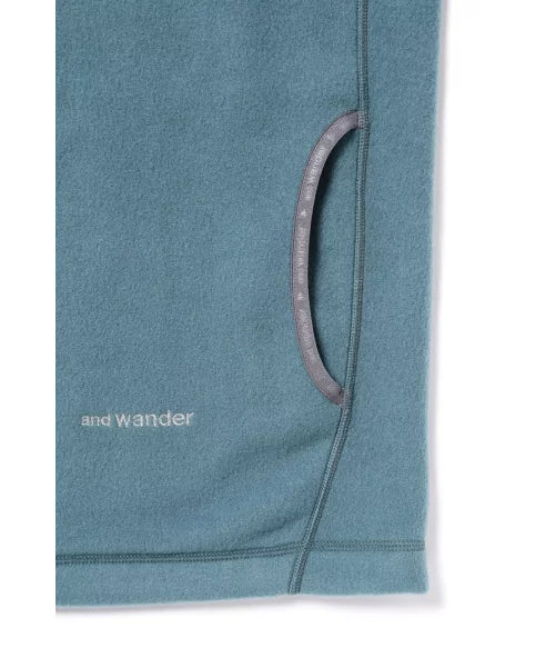 and wander / wool fleece pullover