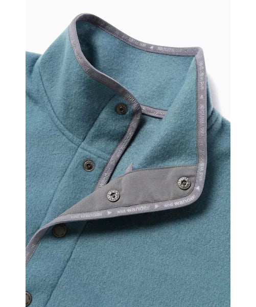 and wander / wool fleece pullover