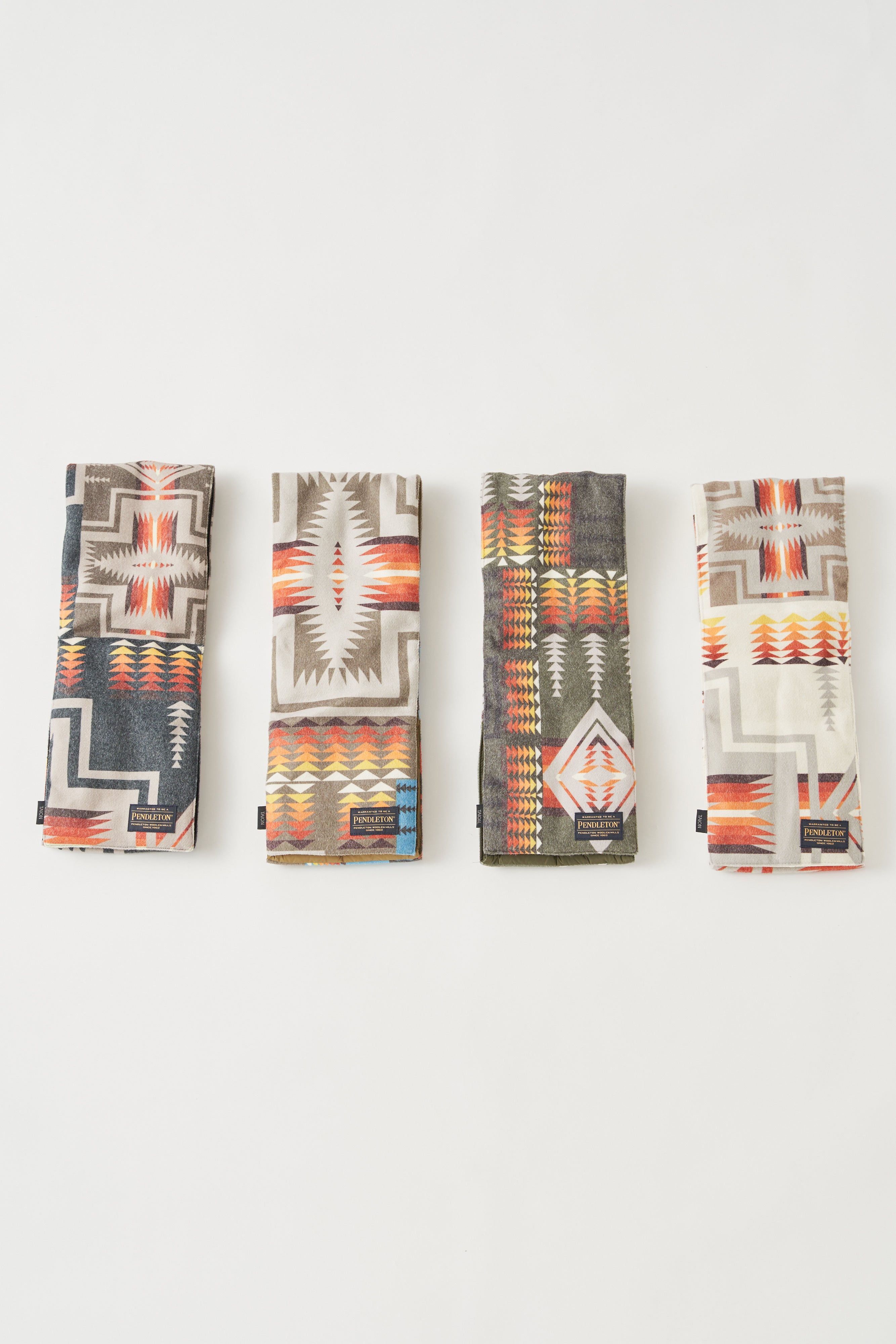 PENDLETON x TAION / REVERSIBLE DOWN MUFF