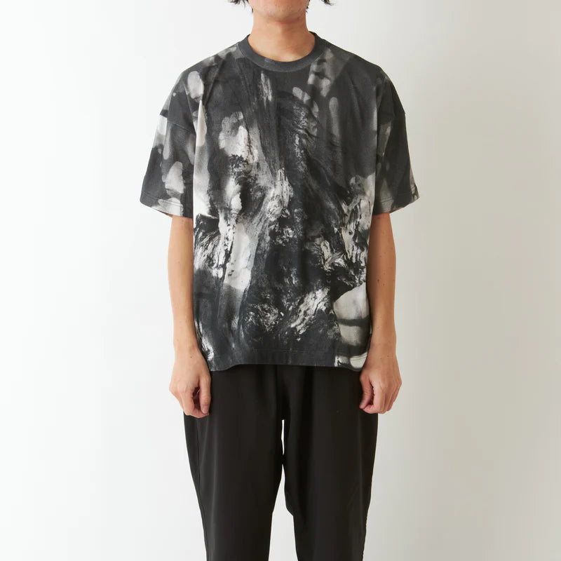 White Mountaineering / PHOTO PRINT T-SHIRT