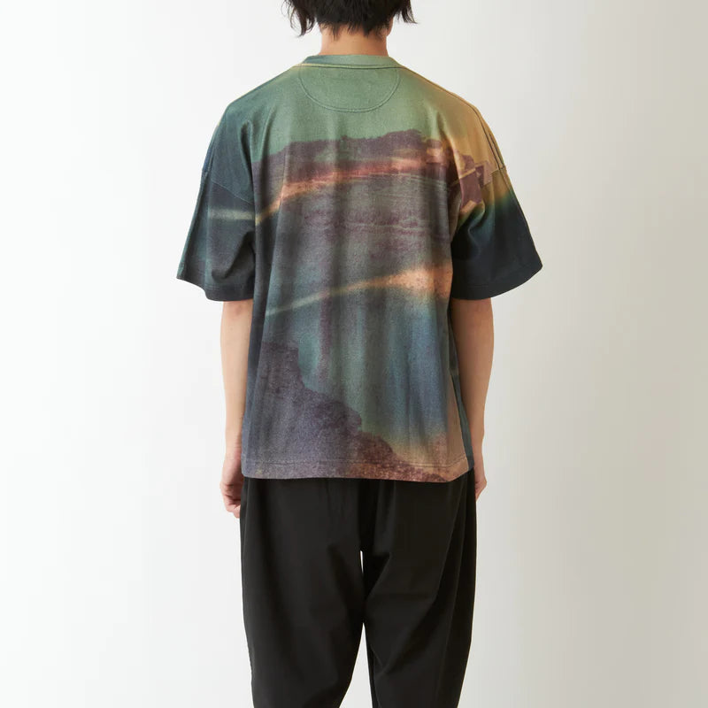 White Mountaineering / PHOTO PRINT T-SHIRT