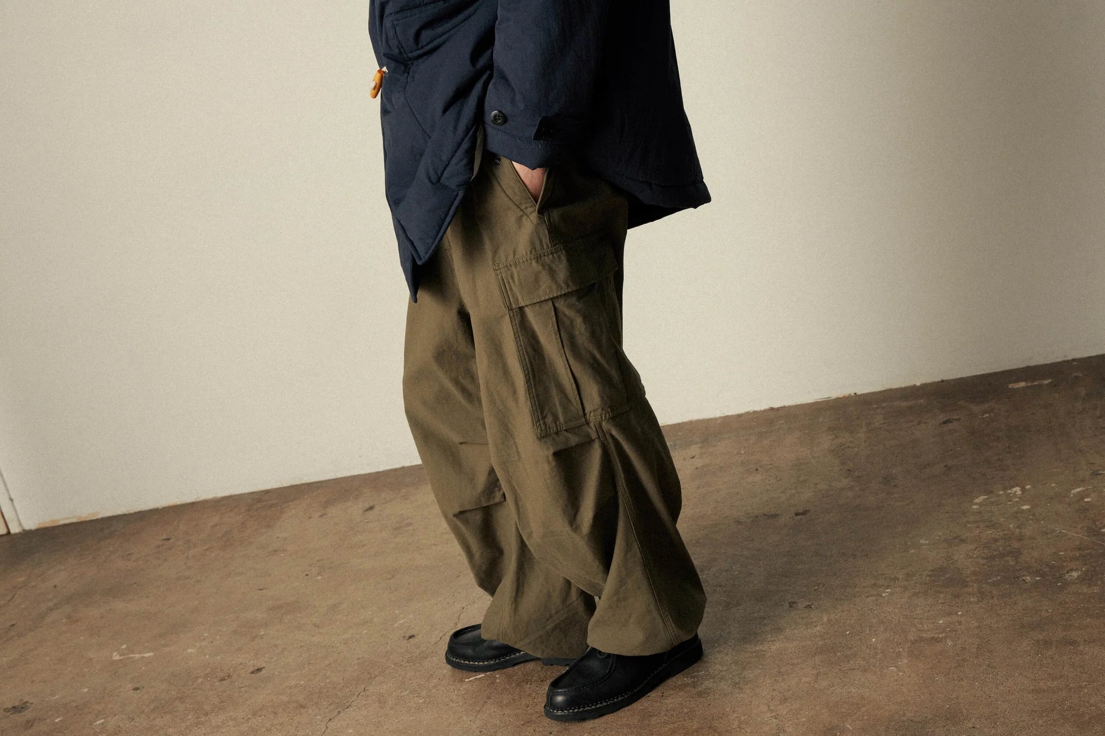 ARMY TWILL / Back Satin Cargo Pants