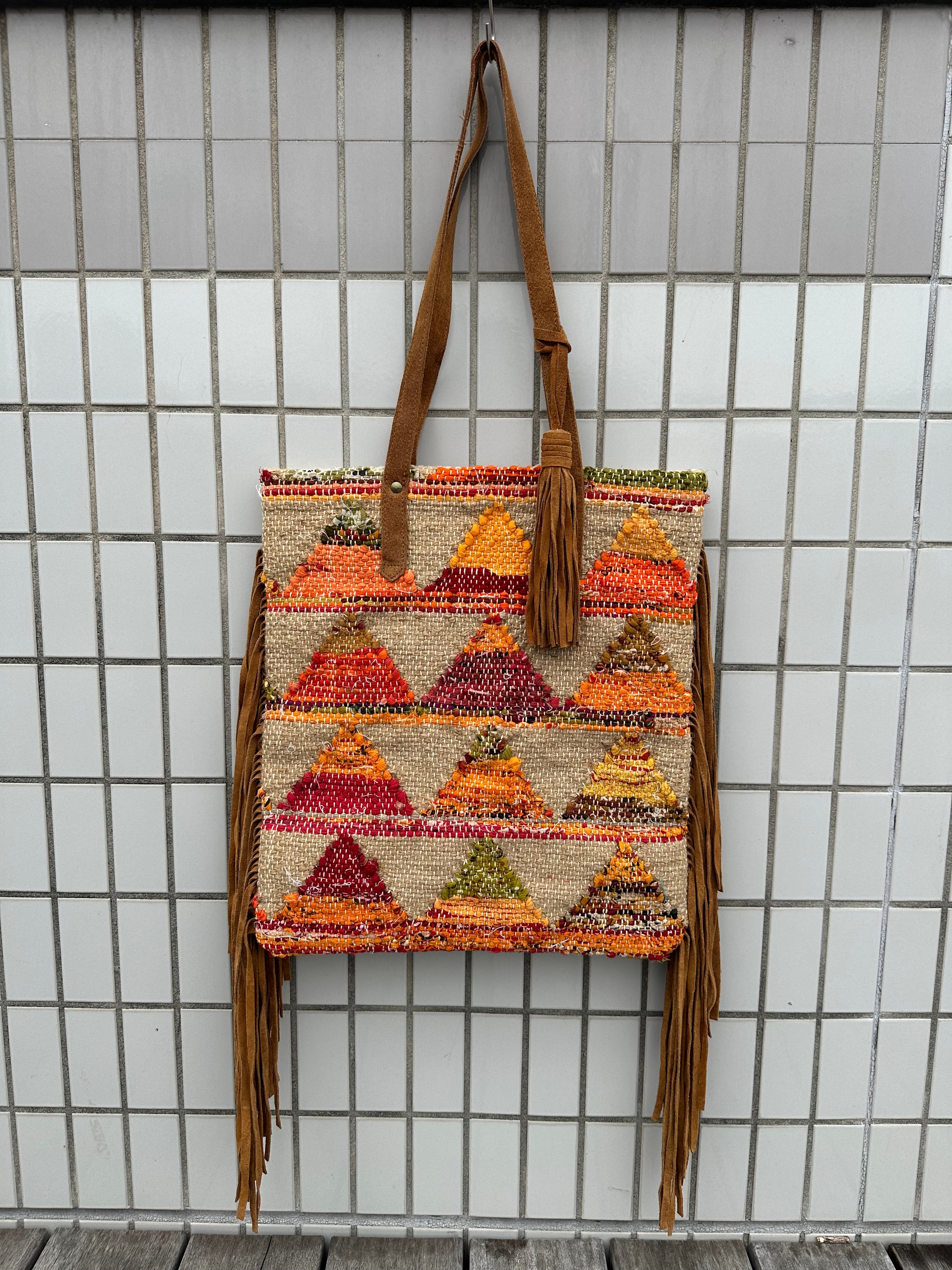 Auntierosa Holiday / LOVESTITCH NATIVE BAG