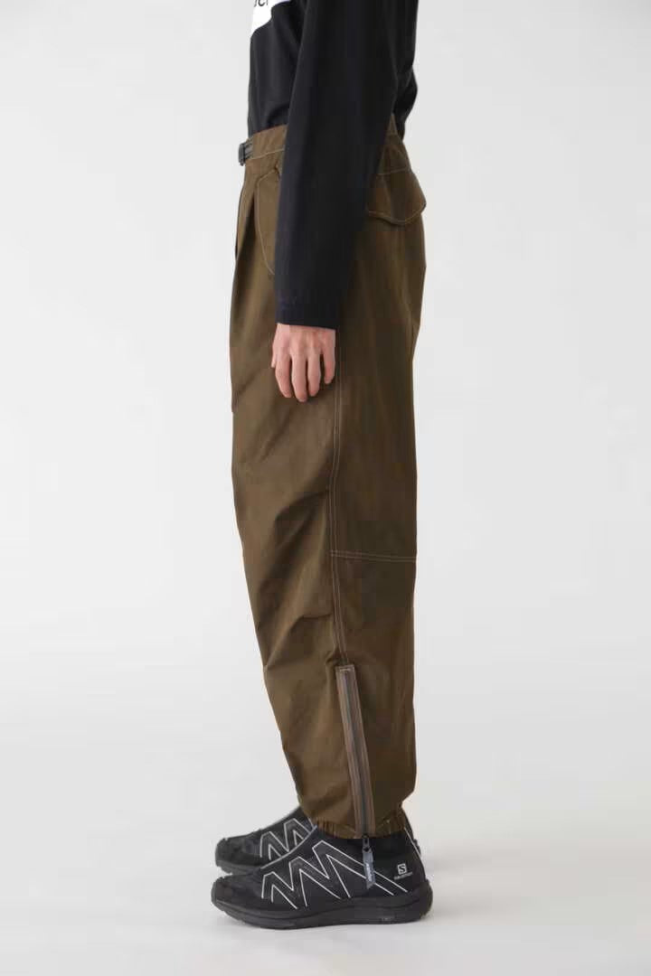 and wander / high count cloth side zip hem pants